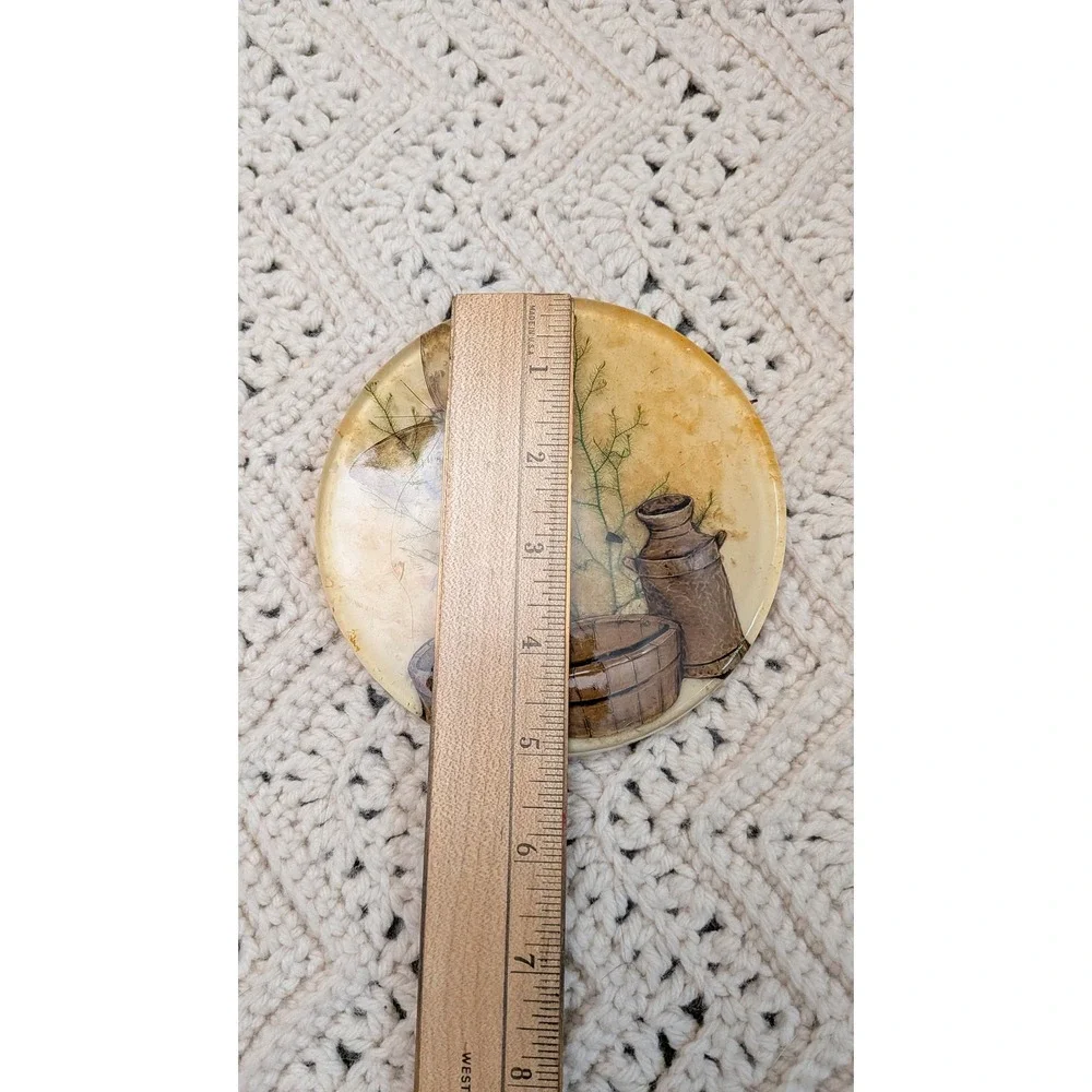Unbranded vintage resin